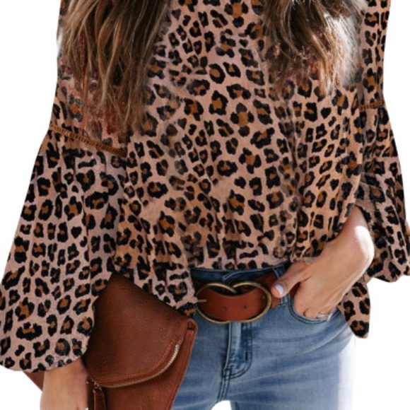 Tops - Brown leopard print patchwork top